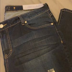 Jennifer Lopez Skinny Jeans 16